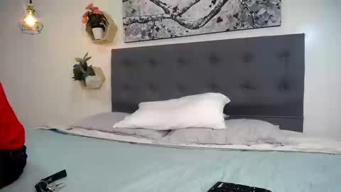 _skyleer_ online show from September 11, 9:05 pm