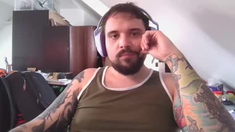 Snapshot of _smiley_bear27 chatting on October 6, 4:30 am _smiley_bear27 online show from October 6, 4:30 am