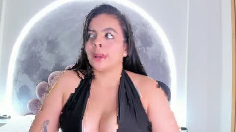 Sophie  online show from April 8, 3:31 am