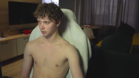 OLIVERpvt is open online show from March 5, 1:06 pm