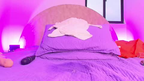 susy online show from November 19, 12:48 pm