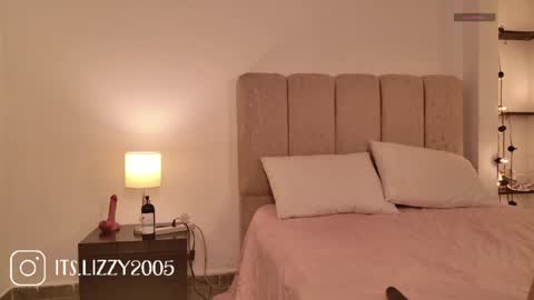 Lizzy and Leon online show from May 19, 12:28 am