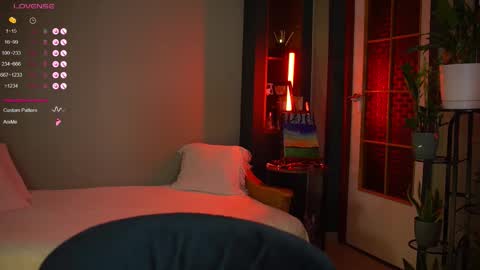 Evi online show from November 14, 9:05 pm