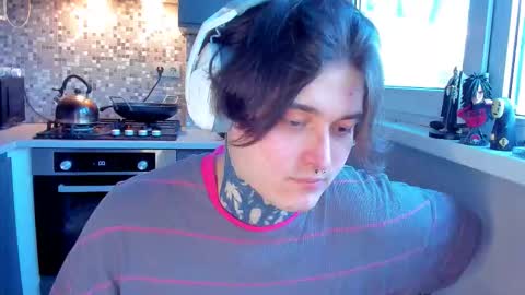 _torfin_ online show from February 3, 6:22 am