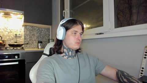 _torfin_ online show from December 7, 12:46 am