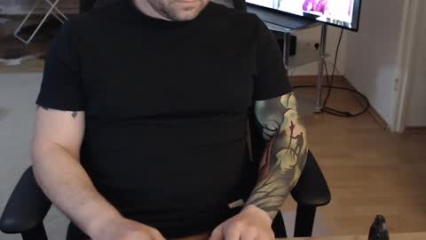 _trythis_ online show from June 3, 9:53 pm