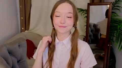 Violet online show from March 8, 11:18 pm