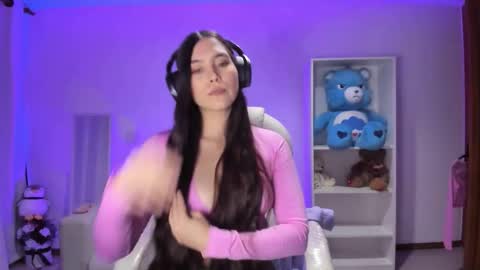 Fernanda  online show from November 6, 7:33 am