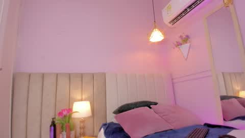 _wendy_x online show from September 25, 11:50 am