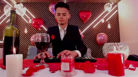  white fox  online show from February 15, 3:31 am