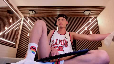  white fox  online show from February 21, 5:24 am