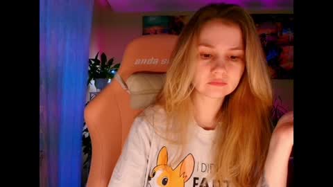 Enni online show from December 2, 7:29 am