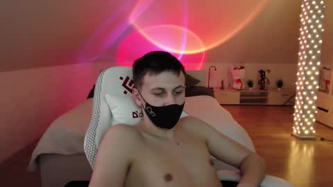 Nicole  Thomas  Dave online show from March 10, 4:25 pm