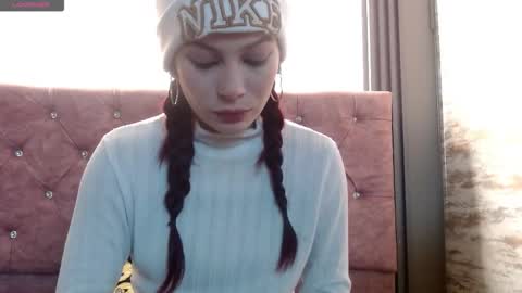 Yuyi online show from February 6, 12:19 pm