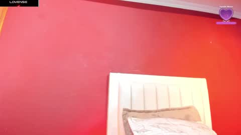 _zoe19_ online show from November 24, 7:45 pm