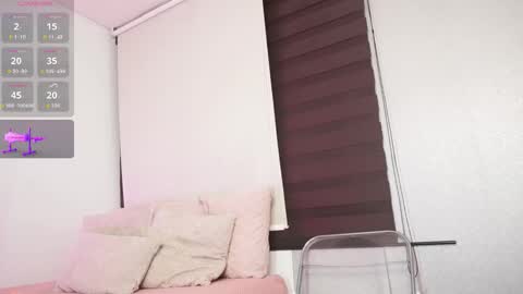 Snapshot of a__vanellopecute chatting on October 21, 9:03 am Alexandra online show from October 21, 9:03 am