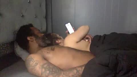 a_rizzy85 online show from April 26, 5:05 am