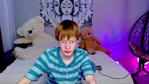 Kris Michael online show from July 28, 4:39 pm