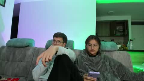 A Sexy Couple online show from January 25, 2:37 am