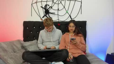 A Sexy Couple online show from October 8, 7:31 pm