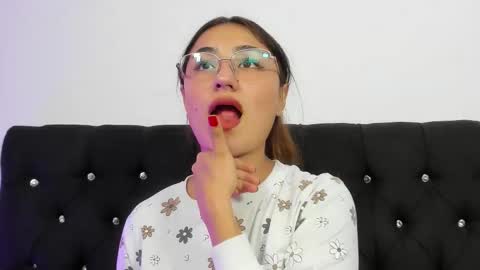 A Sexy Couple online show from October 3, 8:39 pm