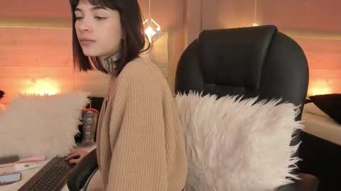 Luni  online show from January 6, 5:28 pm