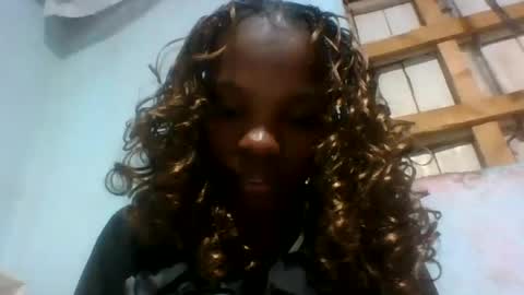 aadienne online show from June 26, 10:15 pm