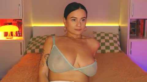 Lea online show from February 19, 8:31 pm