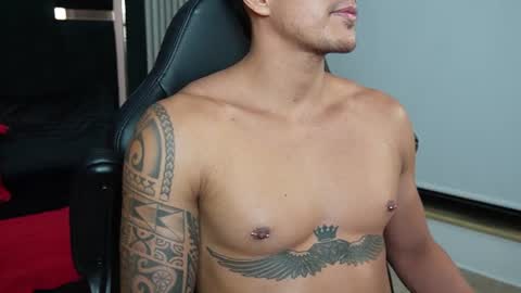 Aaron  online show from June 22, 1:51 pm