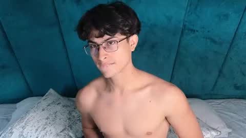 Aaron Ezequiel online show from April 28, 2:10 pm