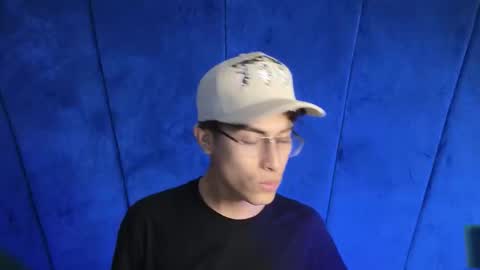 Aaron Ezequiel online show from September 10, 10:33 pm