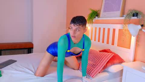 AARON  online show from September 15, 7:48 pm