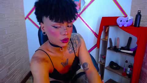 im NiallDun online show from November 25, 2:10 am