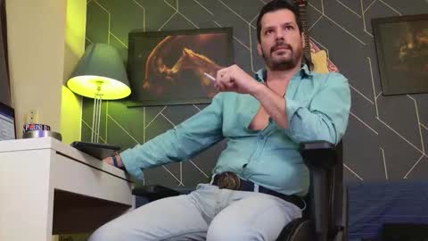 Aaron online show from January 10, 9:42 pm