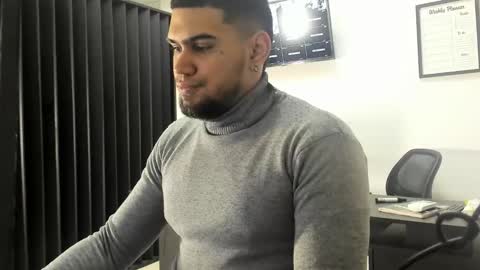 ig aaron hunter123 online show from February 25, 4:10 pm