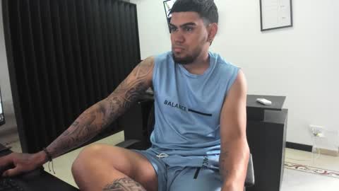 ig aaron hunter123 online show from March 26, 6:46 pm