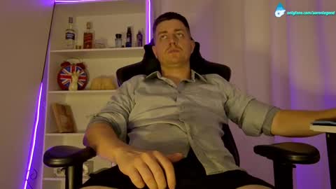 Aaron  online show from March 10, 5:00 am