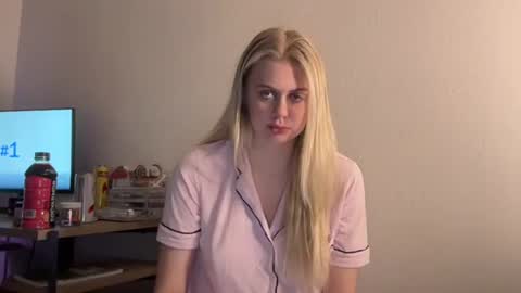 ababyy2901 online show from October 27, 3:28 am