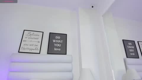 abbey_walker online show from December 21, 12:00 pm