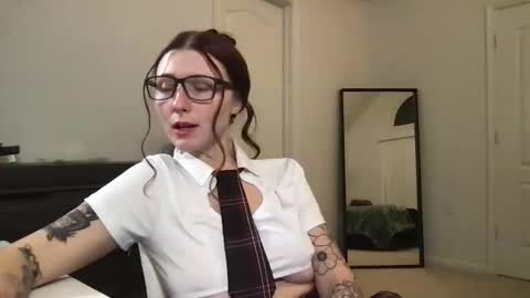 abbieeee2025 online show from January 17, 2:43 am