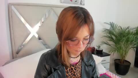 abby jones online show from February 12, 4:05 am