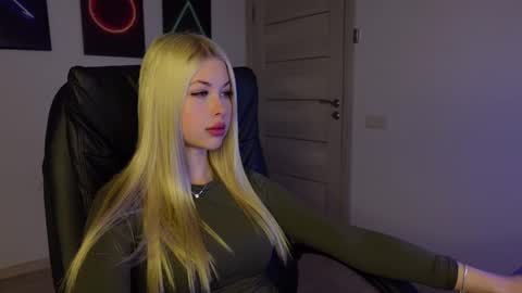 ABBY LAKER online show from January 25, 6:45 am