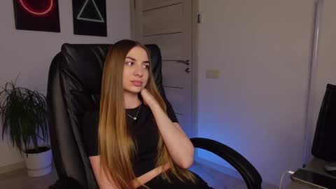 ABBY LAKER online show from February 25, 7:27 pm