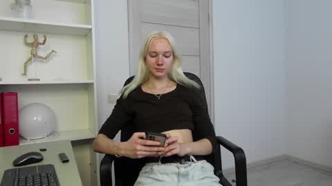 ABBY LAKER online show from September 17, 1:36 pm