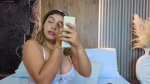 Snapshot of abby_millerr_ chatting on October 1, 1:10 pm Abbygail online show from October 1, 1:10 pm