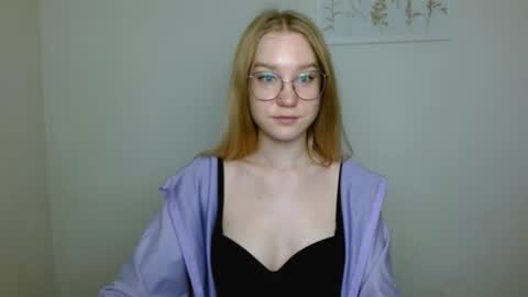 Abby Lovense is active online show from November 1, 10:36 am