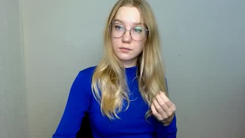 Abby Lovense is active online show from November 17, 11:24 am