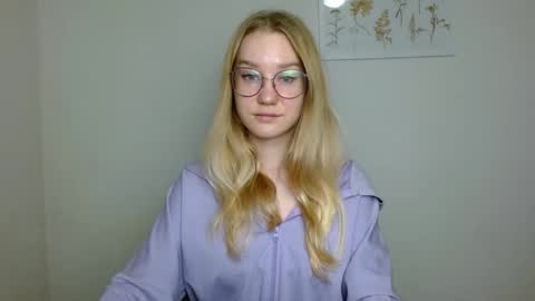 Abby Lovense is active online show from November 4, 10:49 am