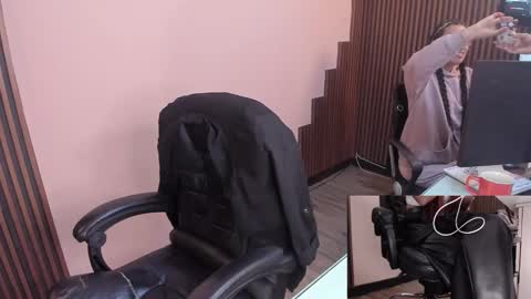 Abby Stones online show from December 15, 1:51 pm