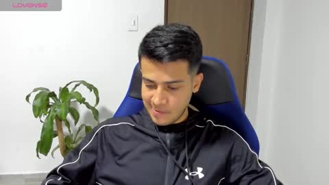 Independence model AbelAsburgo online show from November 4, 2:46 am